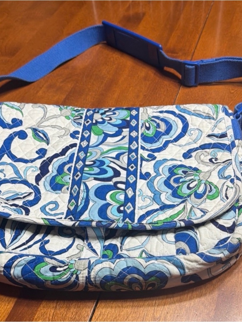 Vera Bradley Mediterranean Messenger Bag /Large Purse Laptop Blue White Floral - Picture 16 of 16